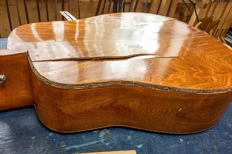 Should You Keep an Acoustic Guitar in Its Case