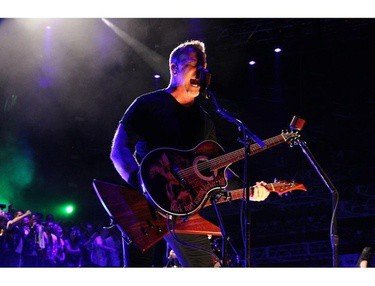 What Acoustic Guitar Does James Hetfield Use