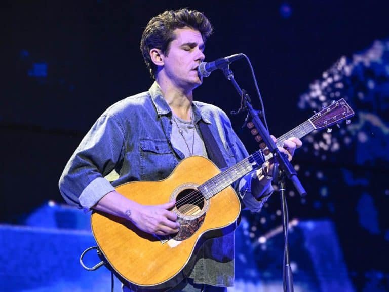 What Acoustic Guitar Does John Mayer Play