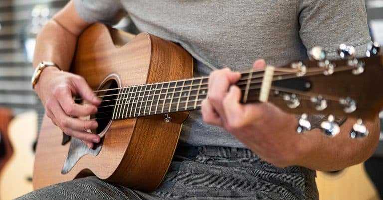 What is the Best Acoustic Guitar under 1000