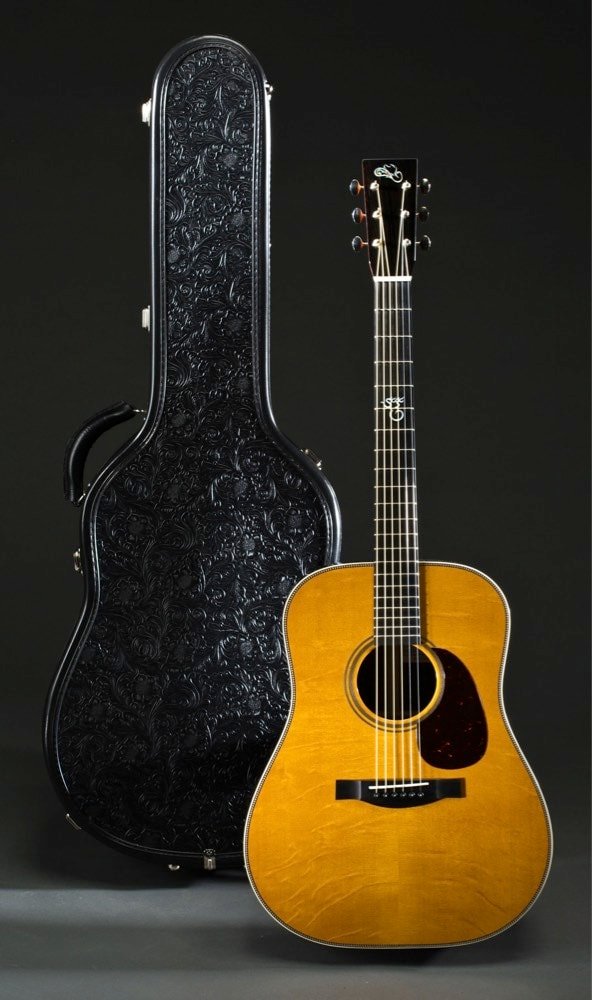 What Kind of Acoustic Guitar Does Brad Paisley Play