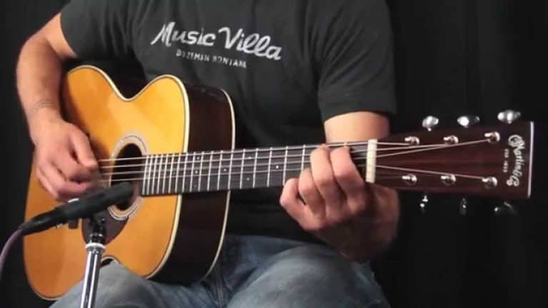 What Kind of Acoustic Guitar Does John Mayer Play