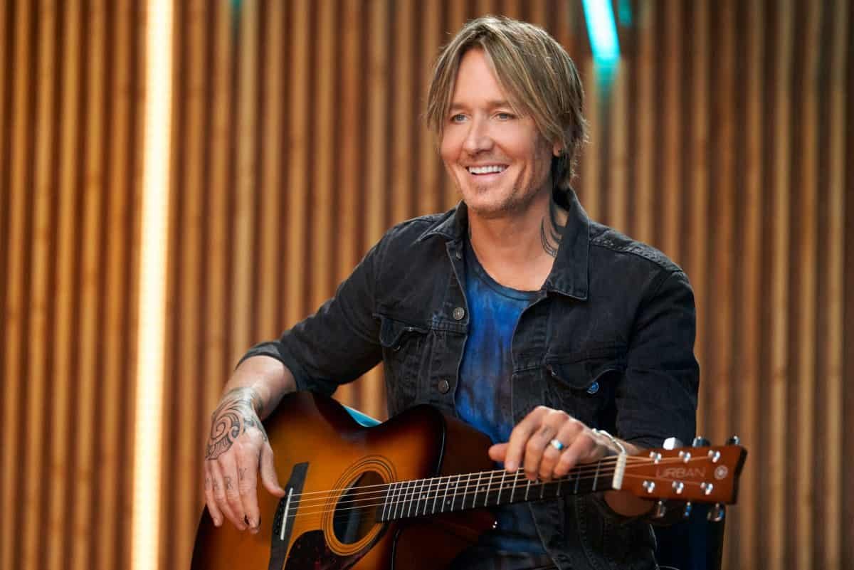 What Kind Of Acoustic Guitar Does Keith Urban Play INS.