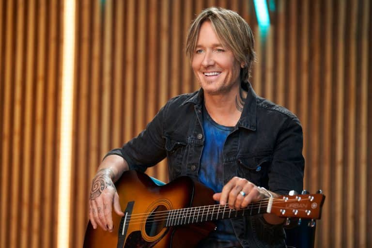 What Kind of Acoustic Guitar Does Keith Urban Play