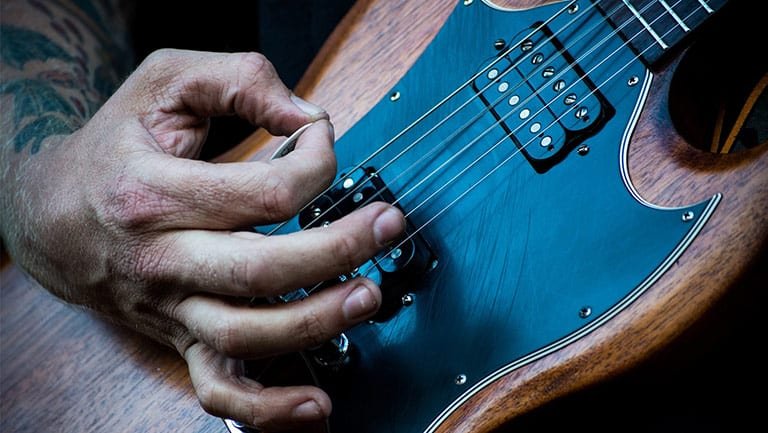 Are Cheap Electric Guitars Harder to Play