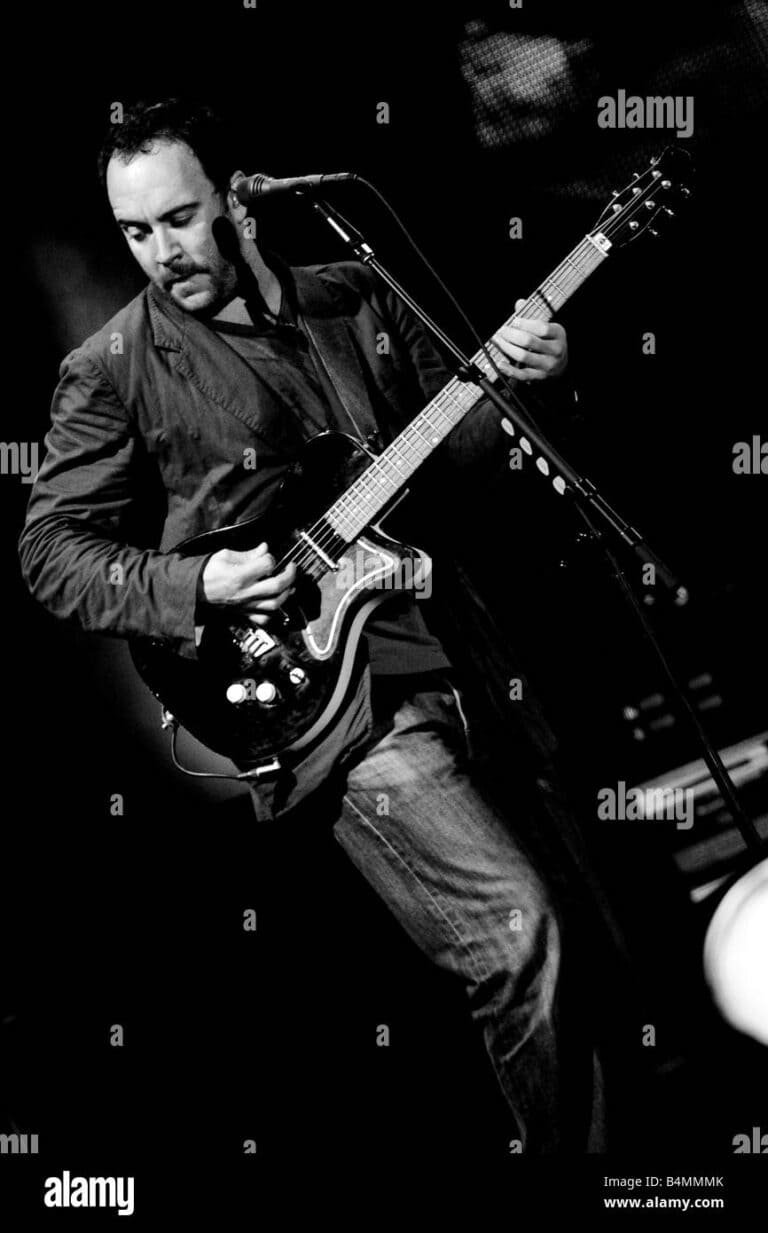 Does Dave Matthews Play Electric Guitar