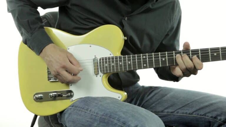 How Does an Electric Guitar Sound Like