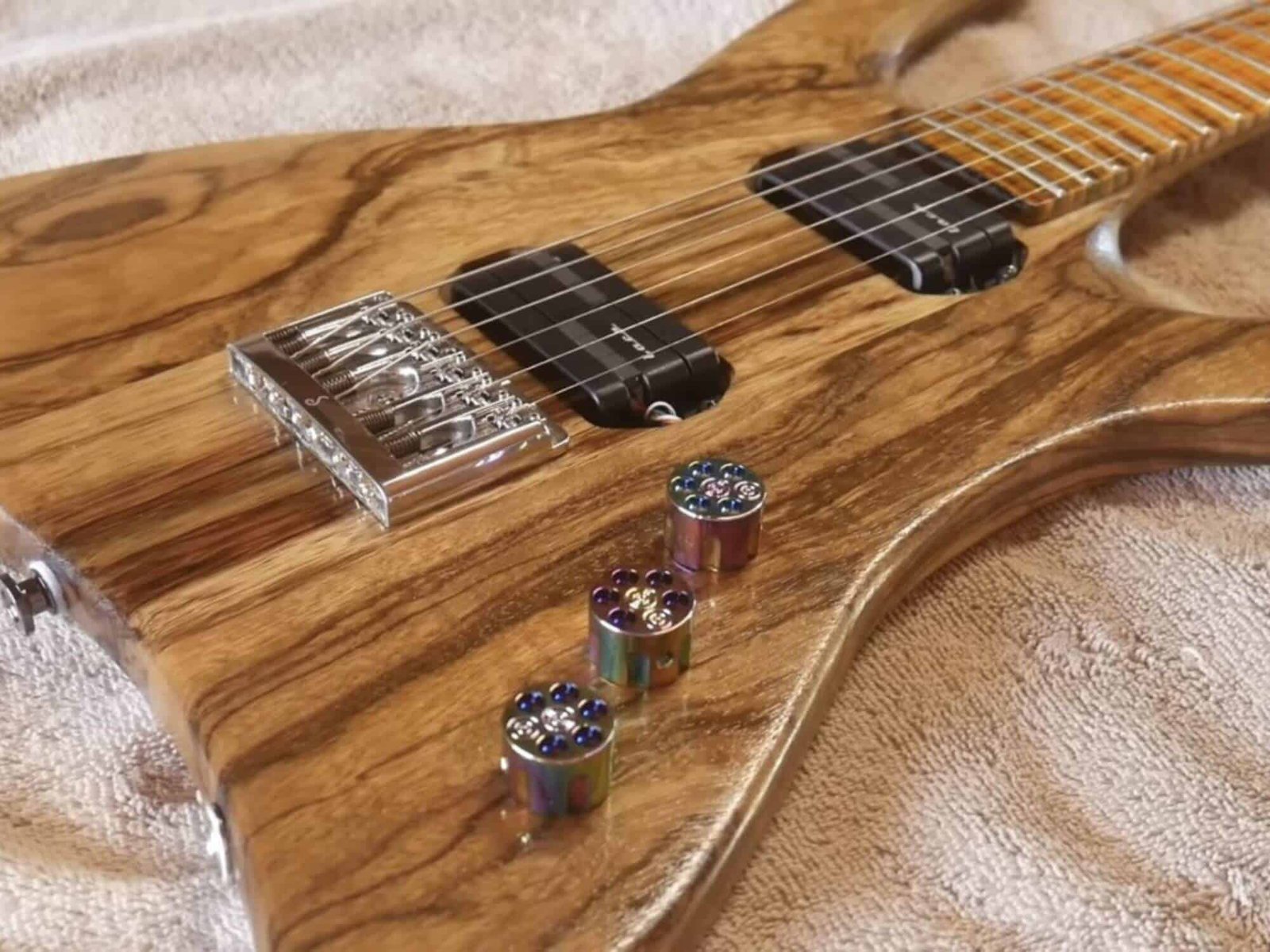 How Thin Can An Electric Guitar Be INS.