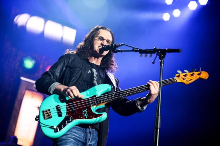 What Bass Guitar Does Geddy Lee Play