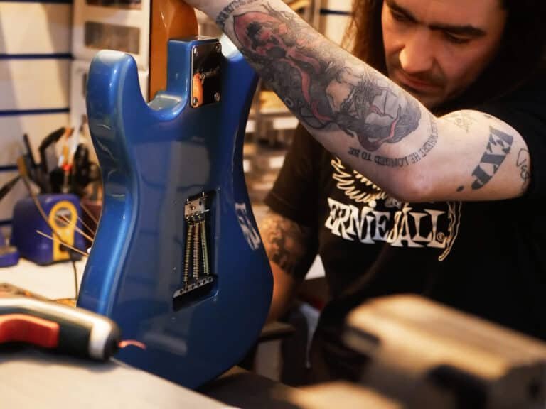 What Does It Mean When You Dream About an Electric Guitar