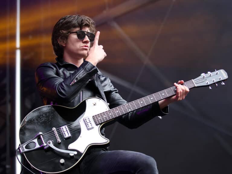 What Electric Guitar Does Alex Turner Use
