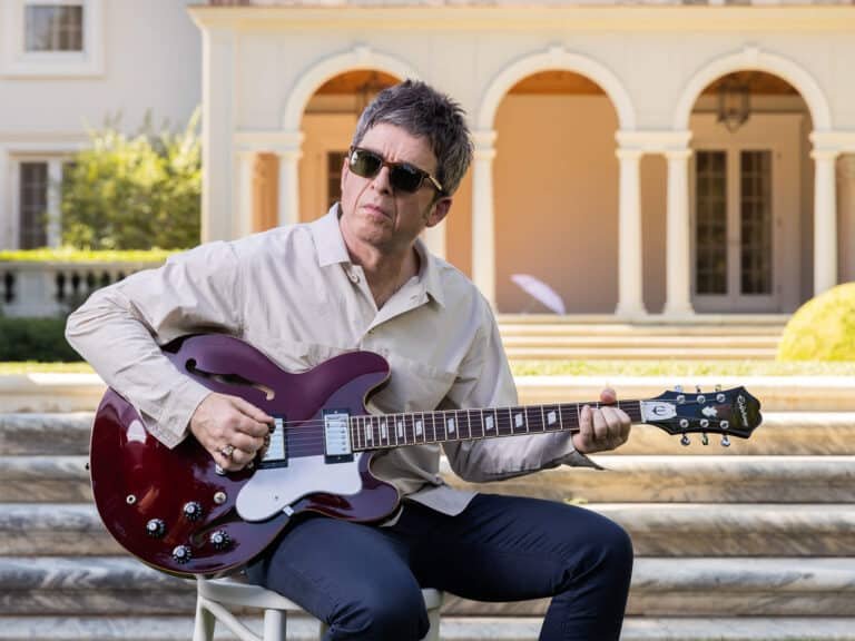 What Electric Guitar Does Noel Gallagher Play