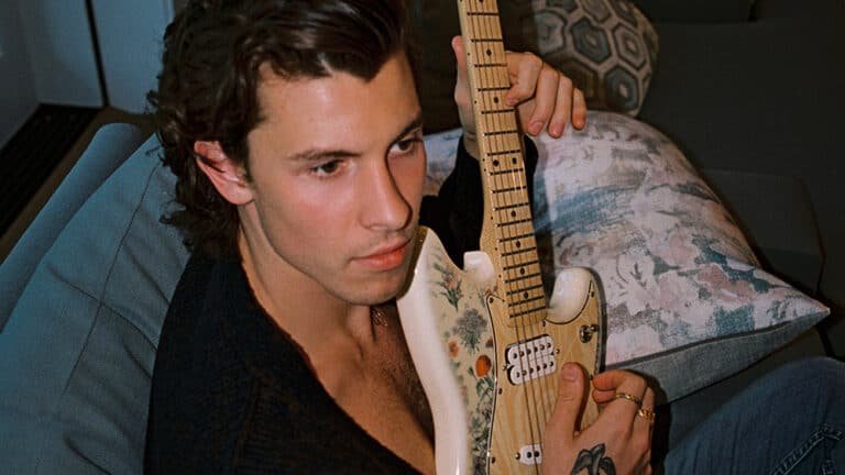 What Electric Guitar Does Shawn Mendes Use