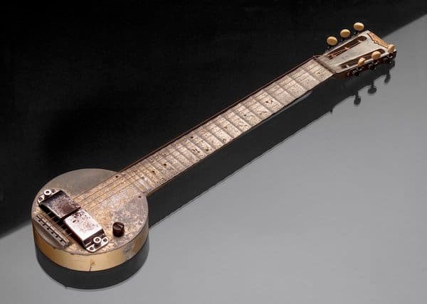 What was the Very First Electric Guitar