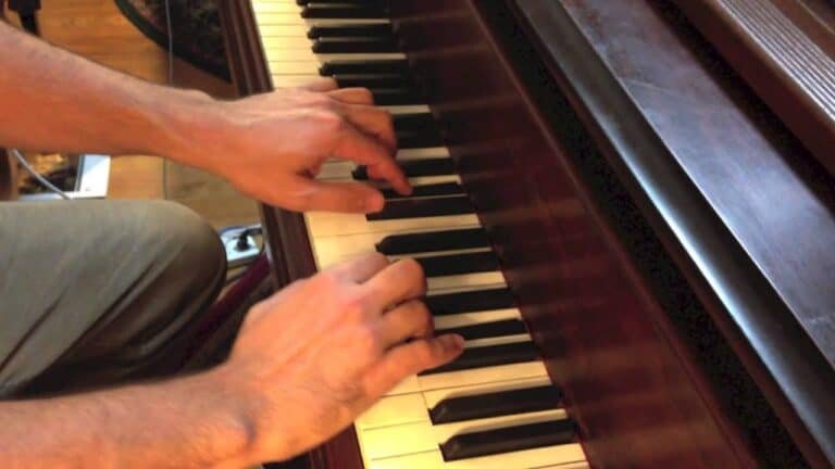 Are Big Hands Good for Piano