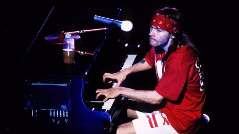 Can Axl Rose Play the Piano