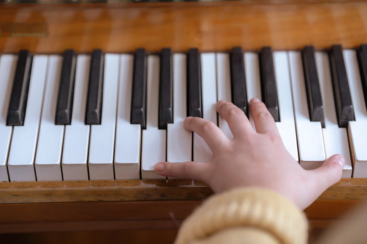 Can Left Handed Play Piano | INS.