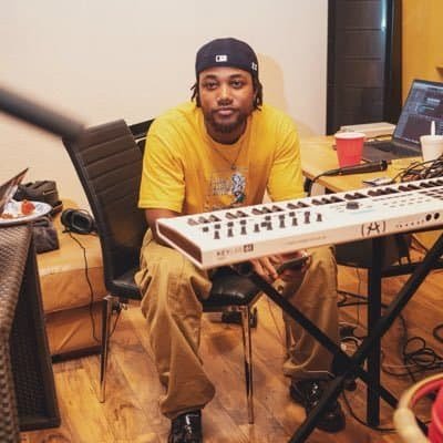 Can Leon Thomas Iii Play Piano