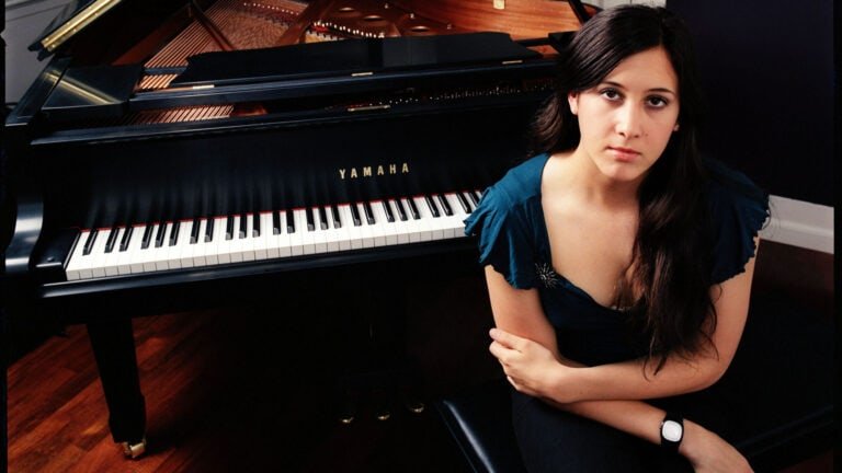 Can Vanessa Carlton Play Piano