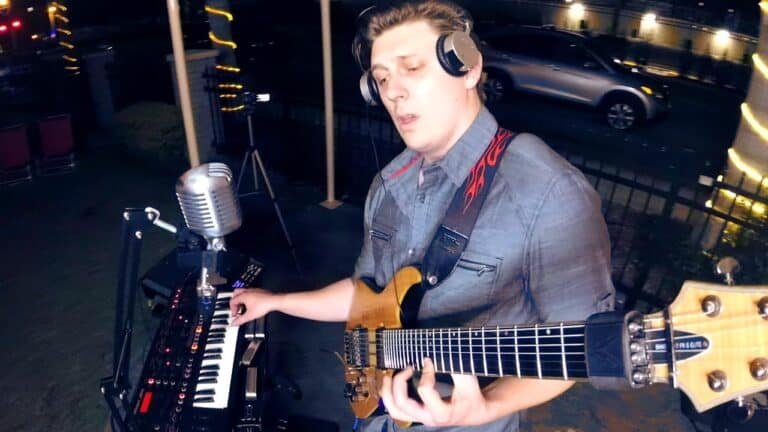 Can You Learn Piano And Guitar at the Same Time