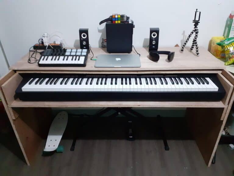 Can You Put a Digital Piano on a Desk