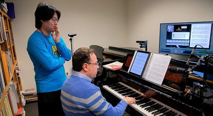 Can You Take Piano Lessons in College