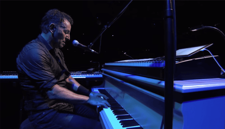 Does Bruce Springsteen Play Piano