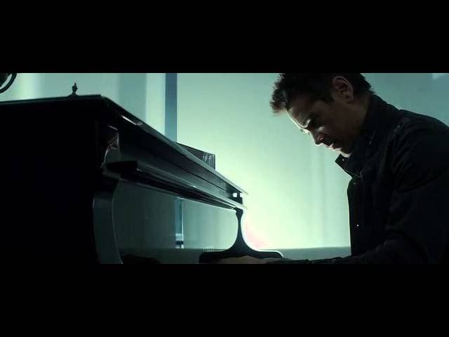 Does Colin Farrell Play the Piano