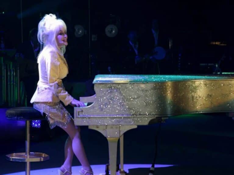 Does Dolly Parton Play Piano
