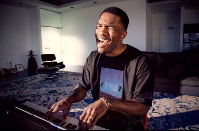 Does Frank Ocean Play Piano