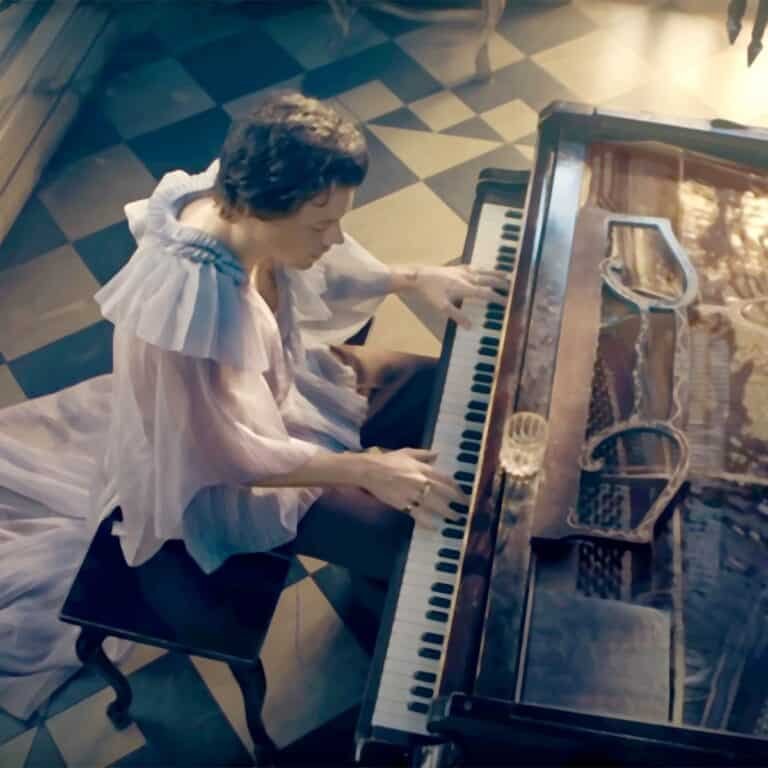 Does Harry Styles Play Piano