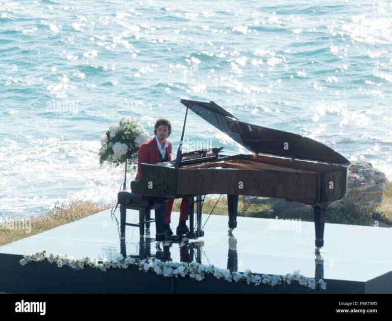 Does Robert Taylor Play the Piano