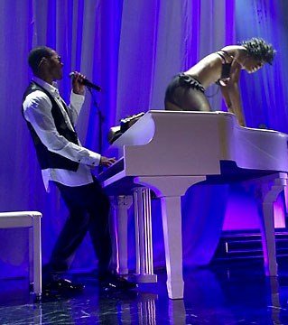 Does Usher Play Piano