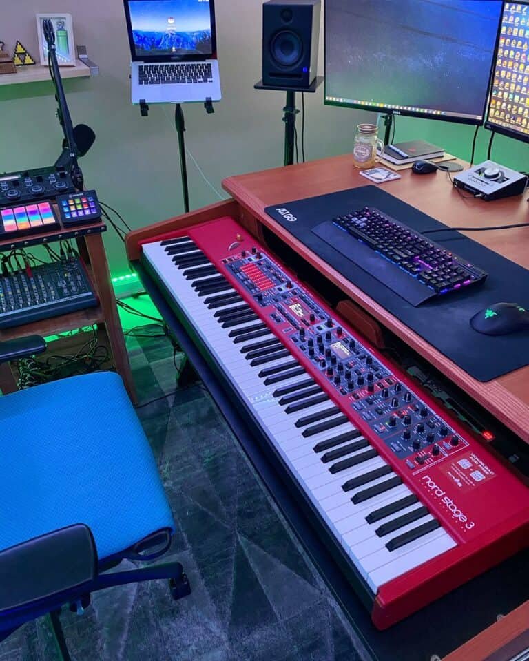 What Piano Does Marcus Veltri Use