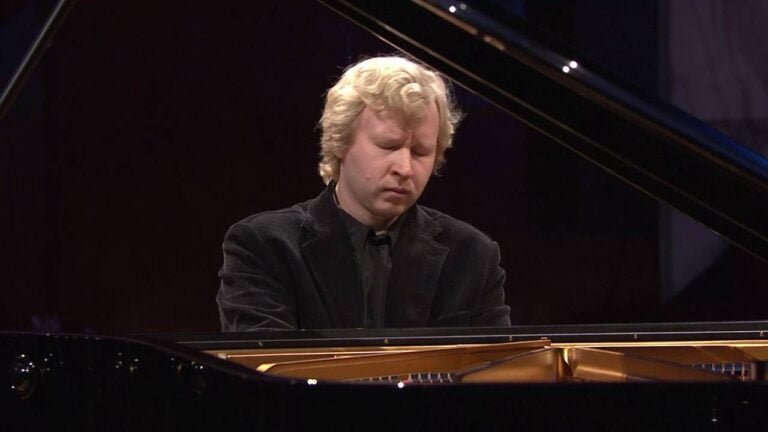 Why Do Piano Players Move around