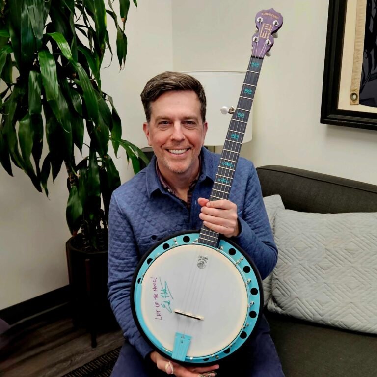 Does Ed Helms Play Banjo