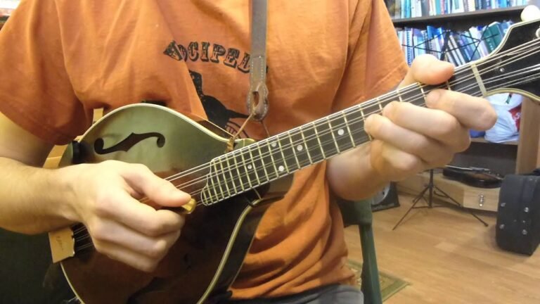 How Do You Play a Mandolin