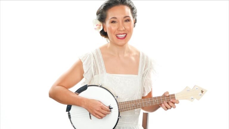 How to Play a Banjo Ukulele