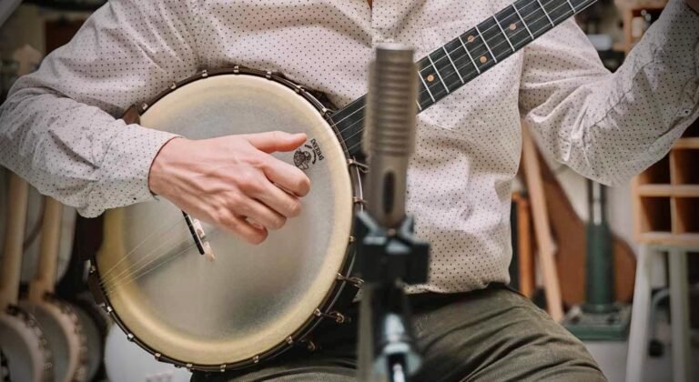 How to Play Clawhammer Banjo