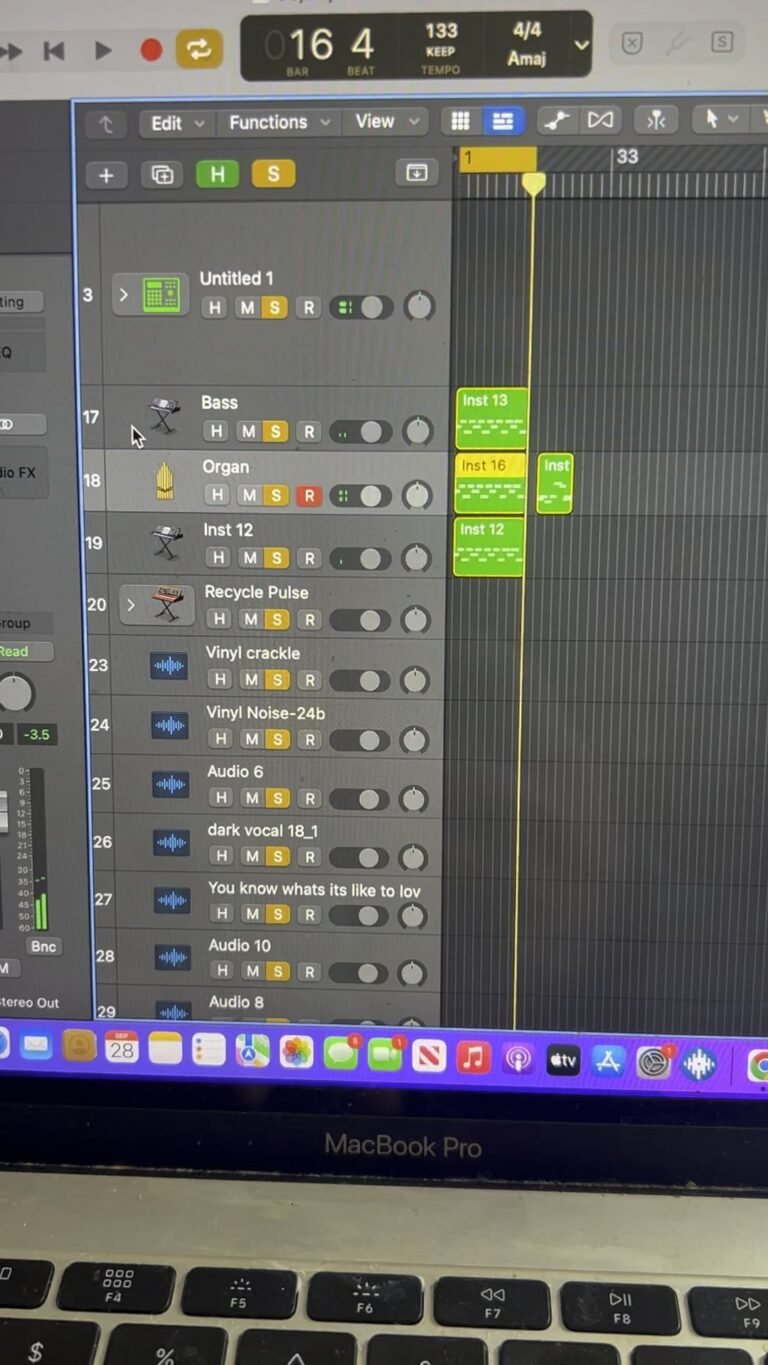 Why is Logic Pro Crackling
